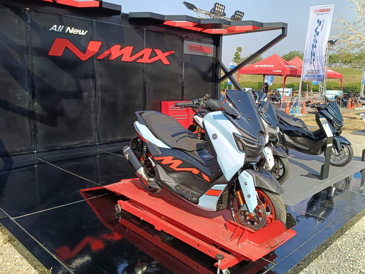 NEW YAMAHA NMAX และ ALL NEW YAMAHA NMAX TECH MAX