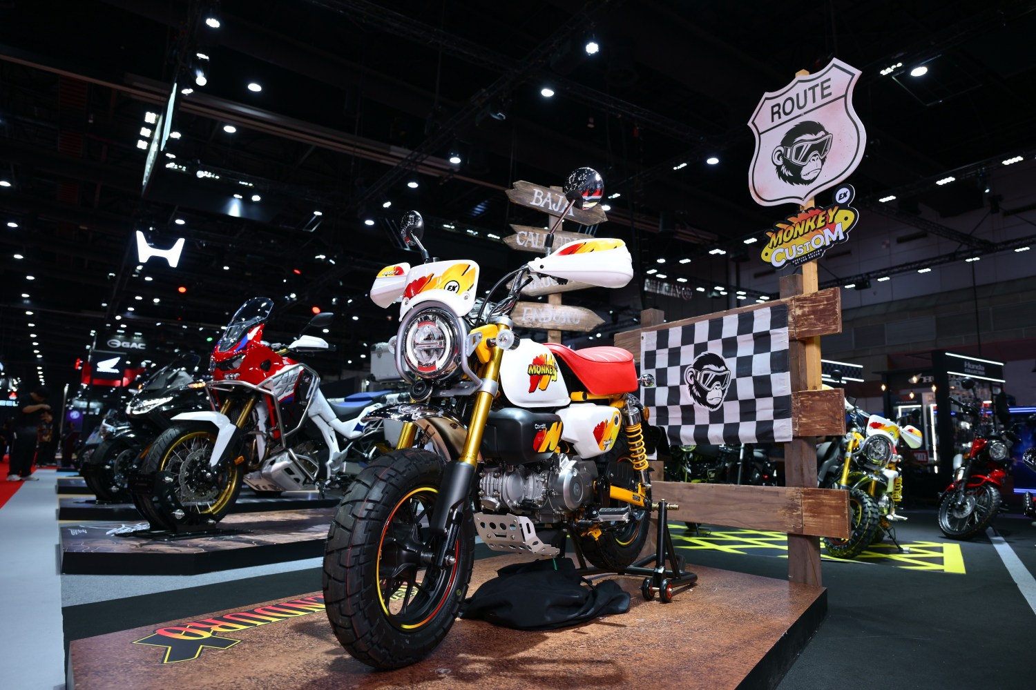 ครั้งแรกในไทย! New Honda CB1000GT สปอร์ตทัวร์ริ่ง 4 สูบ ถ่ายทอดเทคโนโลยีจาก CBR Fireblade พร้อม New Honda Monkey EX Custom Edition
